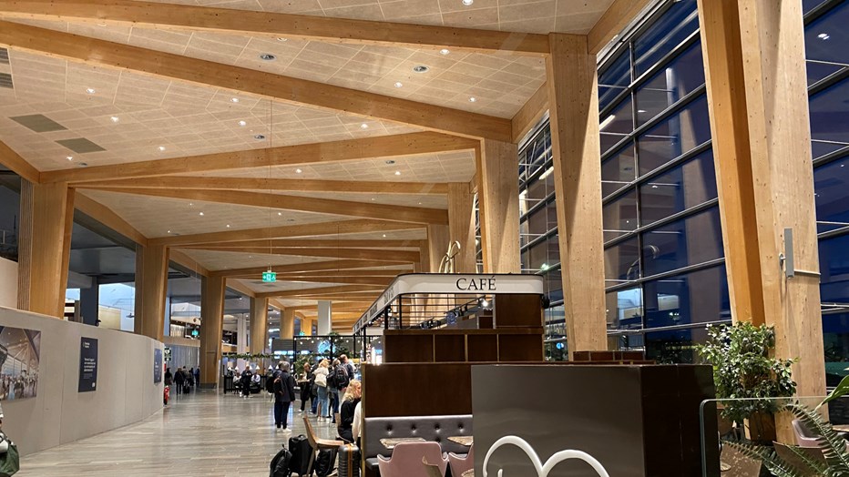 The fact that airport operations take place around the clock with people moving in the area has been a major challenge. The fact that airport operations take place around the clock with people moving in the area has been a major challenge.