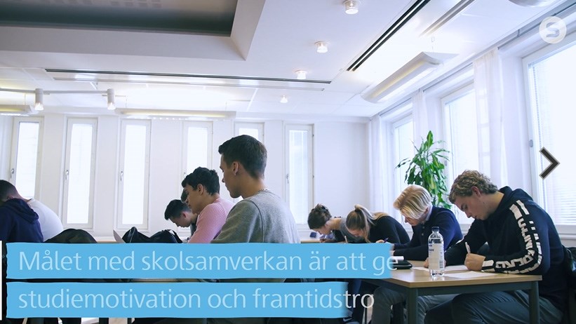 Gymnasieelever i Malmö kommer närmare arbetslivet med hjälp av fyra klasscoacher från Skanskas projekt Citadellsstaden.