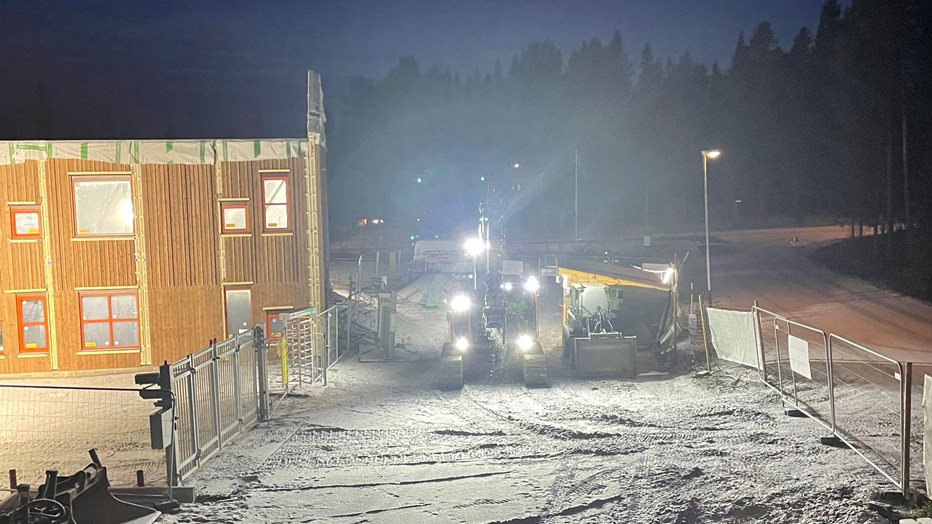 Ottfjällets förskola får fjälliknande fasader som passar in i den omgivande miljön.  Ottfjällets förskola får fjälliknande fasader som passar in i den omgivande miljön.