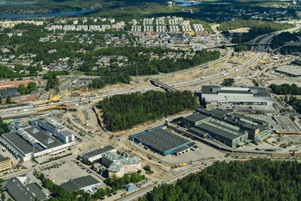 Förbifart Stockholm innebär att E4 får en ny sträckning väster om huvudstaden. Skanska har fått i uppdrag att bygga länken till tunnlarna i söder.