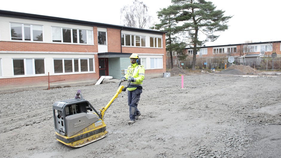 Boendebyggarna ger långtidsarbetslösa i Örebro praktik på bygget och en chans till sysselsättning.