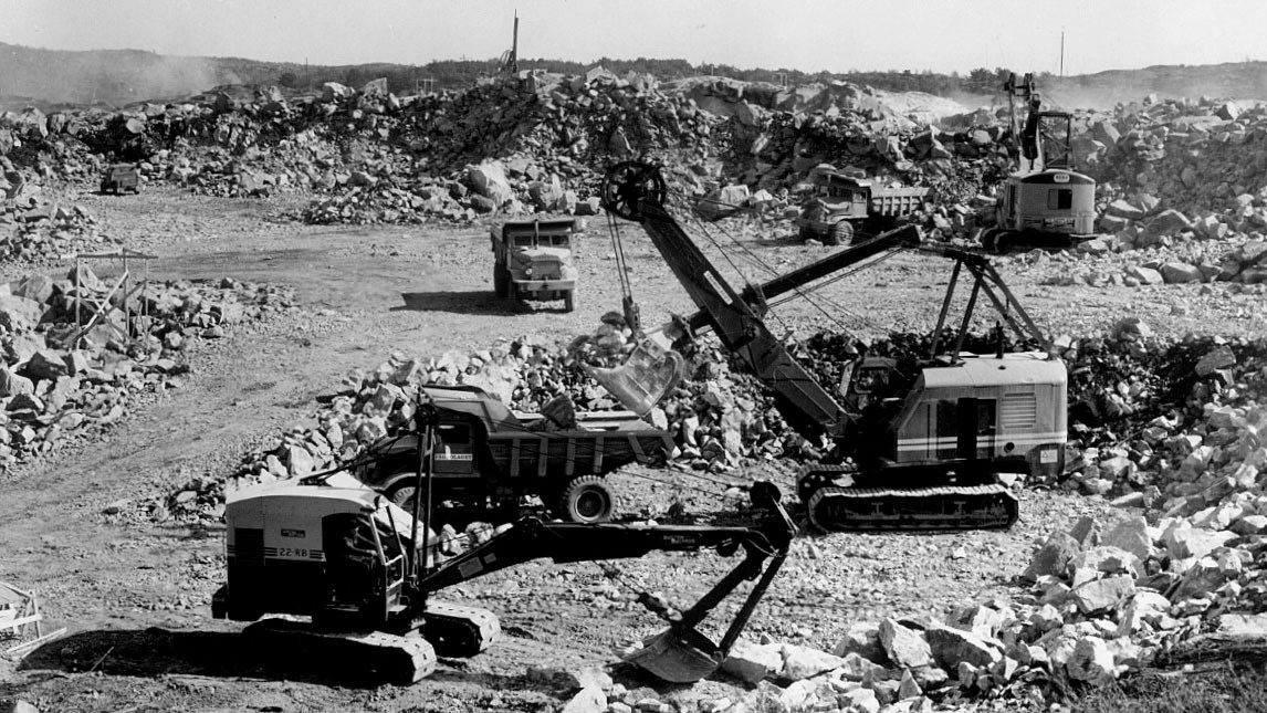 Grävmaskiner i Vikan 1964.