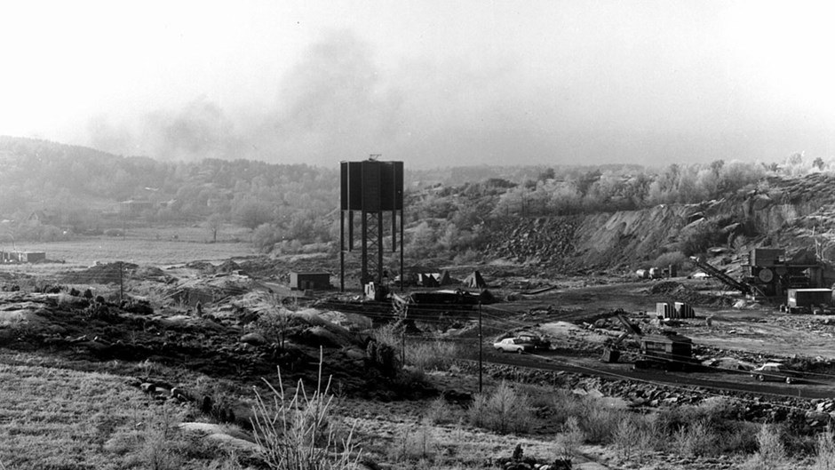 Bygget av asfaltverket i Vikan december 1964.