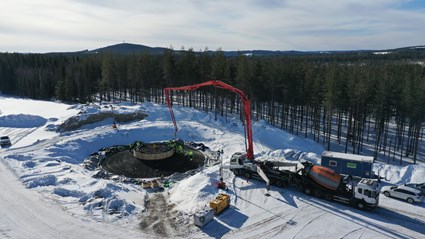 Ett fundament färdigställs.