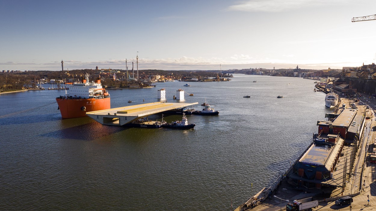 Nya Slussenbron i ett soligt Stockholm