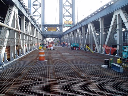 Manhattan Br Lower Roadway Grating