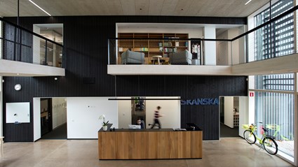 The entrance floors are made of polished concrete.