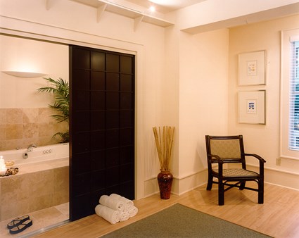 Park North at Cheney Place Interior Bathroom