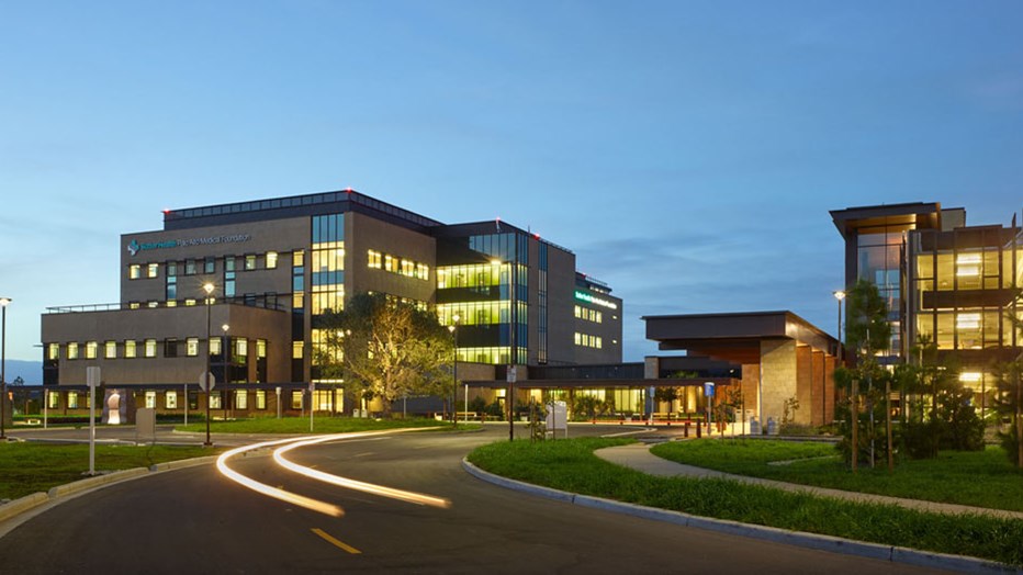 Palo Alto Medical Foundation San Carlos Center (Photo by Bruce Damonte ©2014) Palo Alto Medical Foundation San Carlos Center (Photo by Bruce Damonte ©2014)