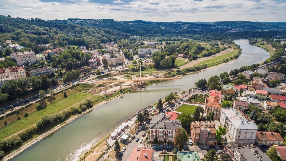 A pedestrian & cyclist bridge A pedestrian & cyclist bridge
