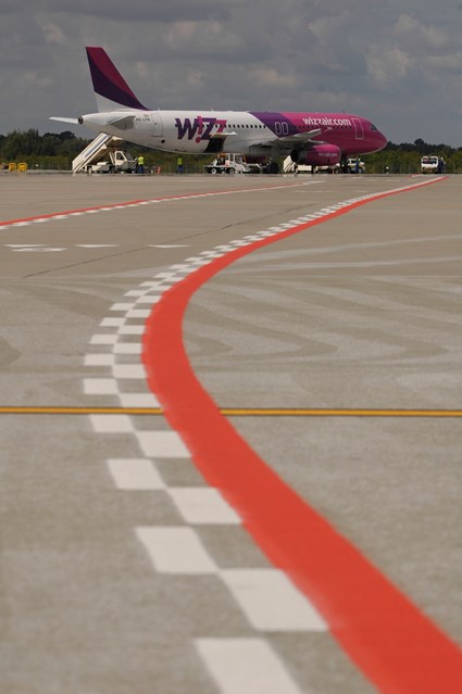 Lawica Airport