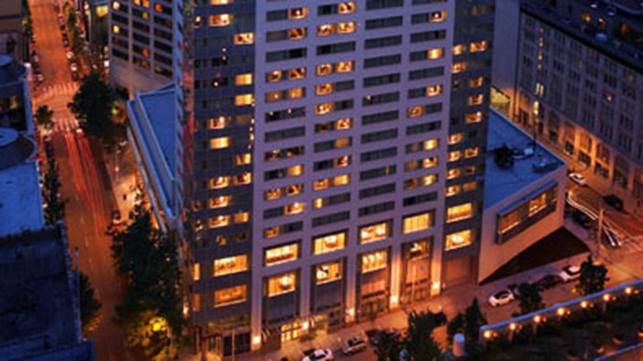 MetLife wanted to expand the number of meeting rooms and accommodations available to guests at the Seattle Sheraton Hotel in downtown Seattle, Washington. To keep the hotel fully operational, Skanska creatively sequenced each construction activity to mitigate disruptions to guests during their stay. MetLife wanted to expand the number of meeting rooms and accommodations available to guests at the Seattle Sheraton Hotel in downtown Seattle, Washington. To keep the hotel fully operational, Skanska creatively sequenced each construction activity to mitigate disruptions to guests during their stay.