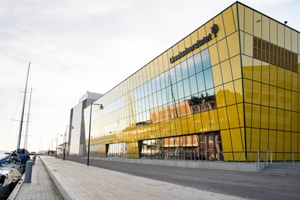 Huset Stella består av 1 311 gula plattor.