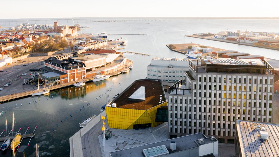 The university is beautifully located next to the water. The university is beautifully located next to the water.