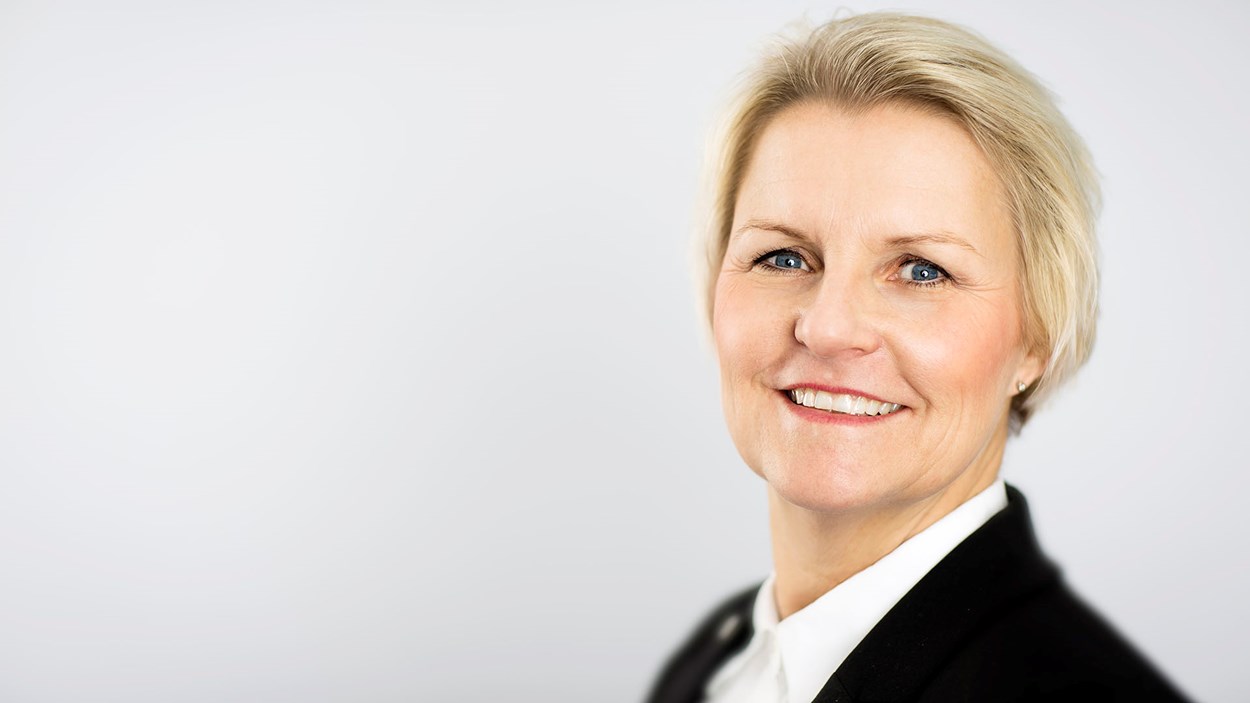 Gunilla Holmberg, regionchef för Skanska Betong, berättar att lansering av Grön betong är ett led i arbetet med att nå Skanskas högt uppsatta klimatmål.