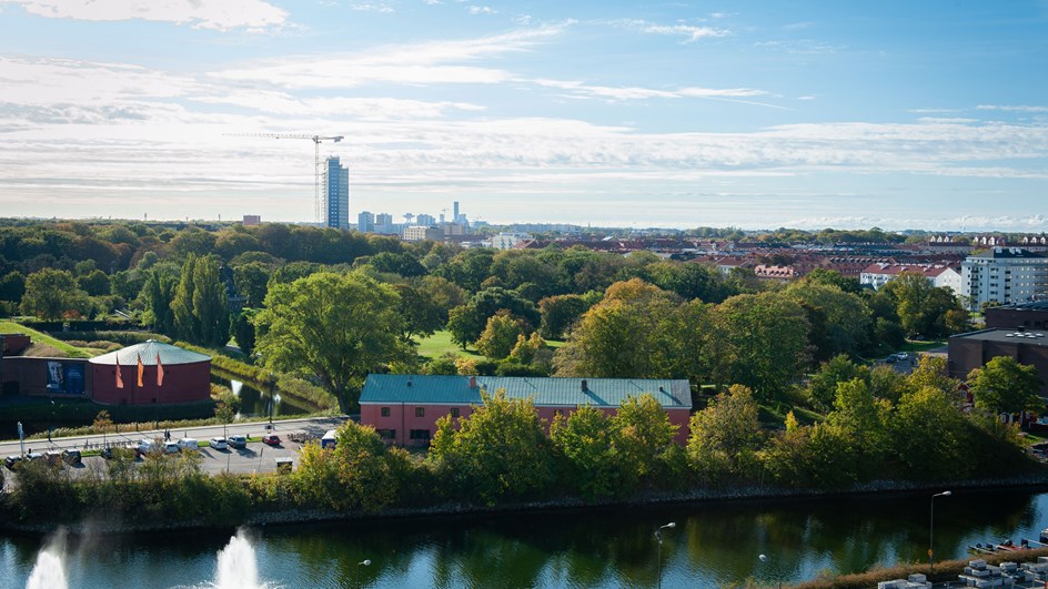 Fantastisk utsikt över Malmöhus slott och Slottsparken