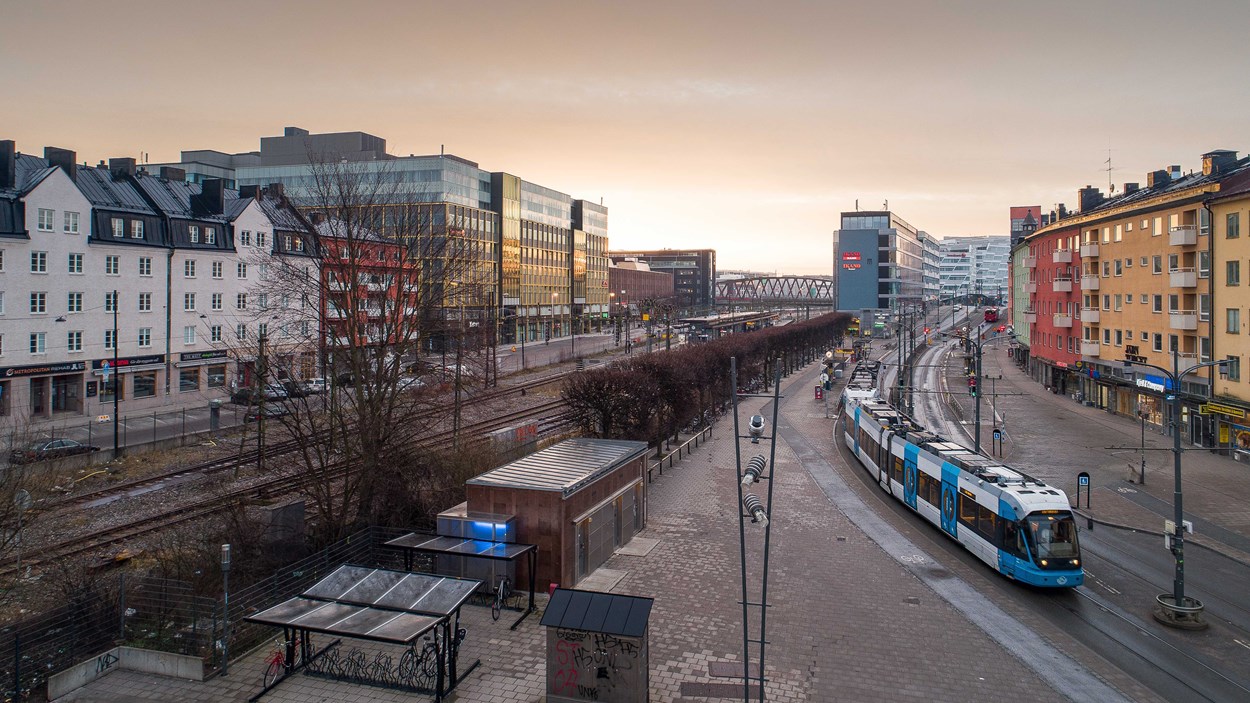 Solnedgång över Sundbybergs centrum