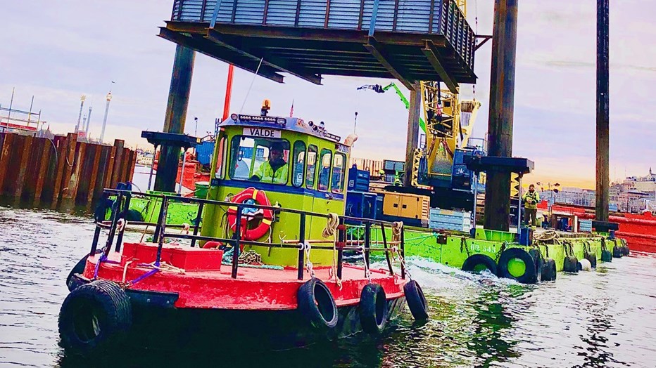 The foundation mold weighs 20 tons and is reinforced in stainless steel. The foundation mold weighs 20 tons and is reinforced in stainless steel.