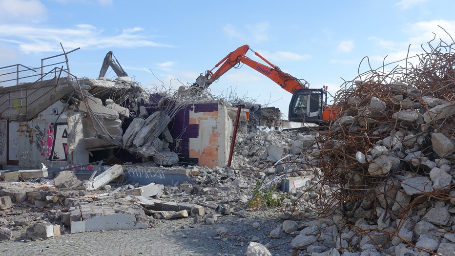 Demolition of the premises previously used by Debaser nightclub, at Slussplan, August 2016. Demolition of the premises previously used by Debaser nightclub, at Slussplan, August 2016.