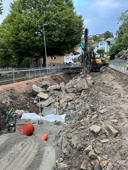 Skanska fick i uppdrag att lägga om vatten och avlopp i delar av Uddevalla."