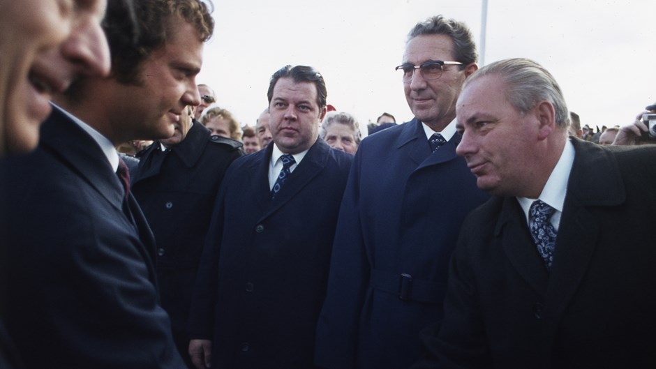 Kung Carl XVI Gustaf inviger Ölandsbron officiellt.