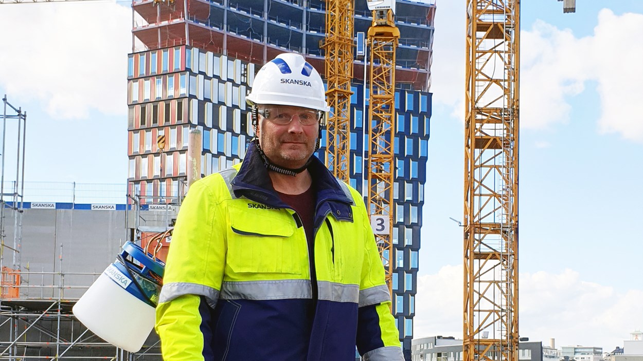 Rikard Andersson, säkerhetskoordinator på Sthlm New och stationsuppgång Mårtensdal.