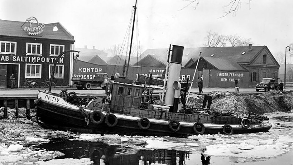 Norr om Västra hamnkanalen på Universitetsholmen levererade fiskebåtar sill under flera hundra år.