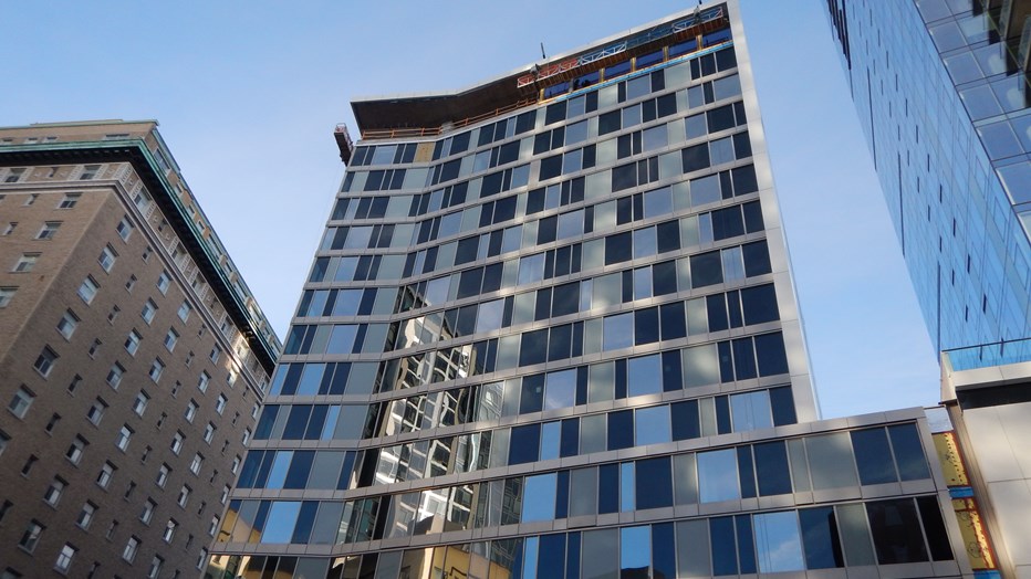 As one of the top U.S. markets and gateway city to Asia, The Widewaters Group wanted to invest in a hotel development near Seattle's urban core and renowned Pike Place Market. Skanska partnered with Hogan Campis Architecture to construct a boutique hotel that accommodates both the logistical needs of the hotel and existing apartment tower sharing the premier project site. As one of the top U.S. markets and gateway city to Asia, The Widewaters Group wanted to invest in a hotel development near Seattle's urban core and renowned Pike Place Market. Skanska partnered with Hogan Campis Architecture to construct a boutique hotel that accommodates both the logistical needs of the hotel and existing apartment tower sharing the premier project site.