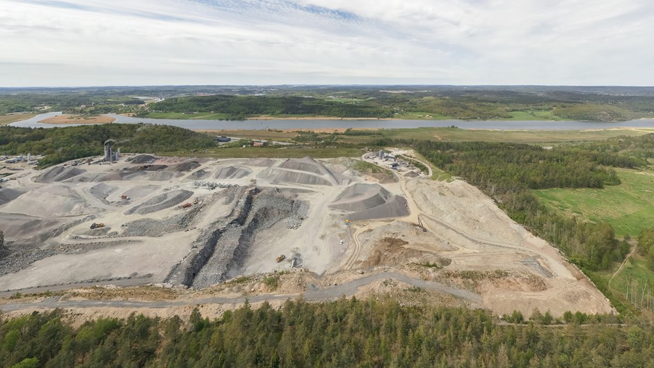 Flygbild över bergtäkten i Göteborg.