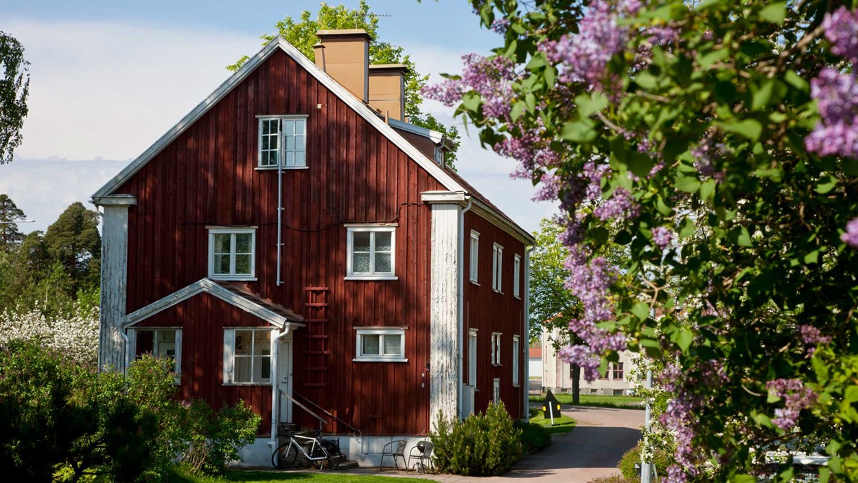 För orten är Lunden en kulturskatt som det är värdefullt att ha kvar. Det gäller inte bara enstaka hus, det är är helheten som är viktig med husens placering i förhållande til varandra som ger en stark känsla av att det verkligen har varit arbetarbostäder.