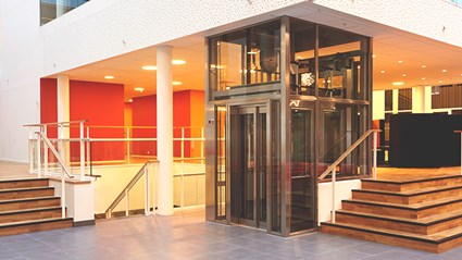 Moderna öppna ytor, med mängder av dagsljus