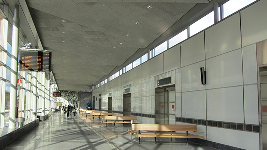 Våren 2010 påbörjades projektet och i december 2011 stod terminalen färdig. 