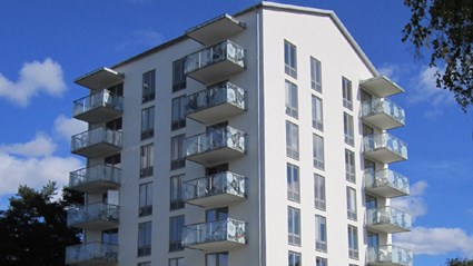 Vi använde en ny typ av tak som gick fyra gånger snabbare än normalt att montera. 