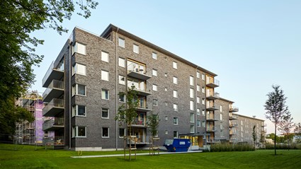 Brf Synvillan ligger i kanten av Delsjöområdet och ger närhet till aktivitet i naturen.