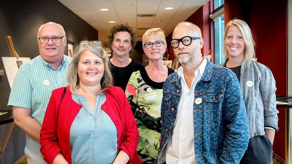 I konsttävlingens jury deltog bland annat Tina Wallenius från Göteborgs kulturnämnd och stadsarkitekten Björn Siesjö. I konsttävlingens jury deltog bland annat Tina Wallenius från Göteborgs kulturnämnd och stadsarkitekten Björn Siesjö.