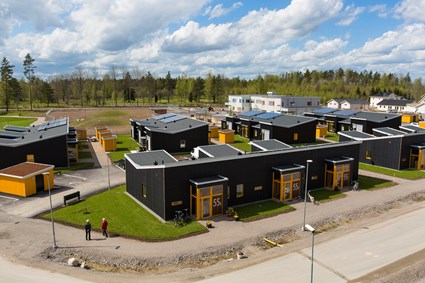 Solallén består av 21 vackra, funktionella och hållbara radhus.
