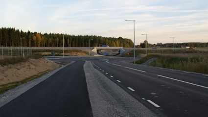 Vi har byggt en trafikplats och anslutit en lokal väg. 
