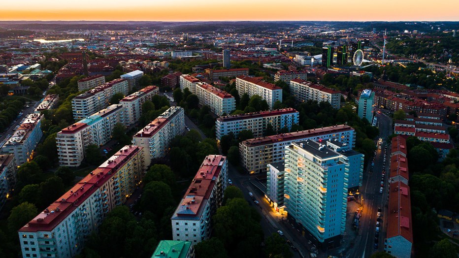 Brf Jarlaplatsen ligger centralt i Göteborg i ett av landets mest välbevarade funkisområden, Johanneberg.