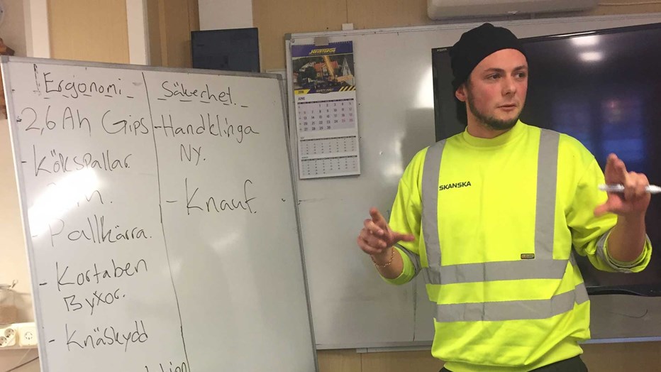 Säkerheten är extra viktig vid arbete på hög höjd. Morgonmöten hölls varje dag under hela byggtiden och innehöll bland annat en genomgång av dagens arbetsmoment och säkerhet i samband med dessa.  Säkerheten är extra viktig vid arbete på hög höjd. Morgonmöten hölls varje dag under hela byggtiden och innehöll bland annat en genomgång av dagens arbetsmoment och säkerhet i samband med dessa.