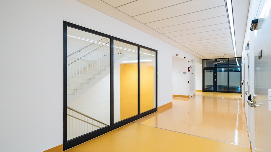 Trapphus från korridor  Trapphus från korridor