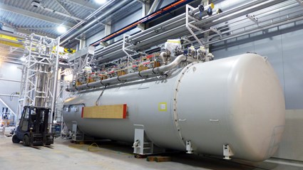 Cold Box, inne i klystrongalleriet på ESS i Lund. Det är här Heliumgasen kyls ner till mycket låg temperatur, innan den leds in i acceleratorn, där den slutgiltiga nedkylningen till 2K (-271O C) sker i kryomoduler.