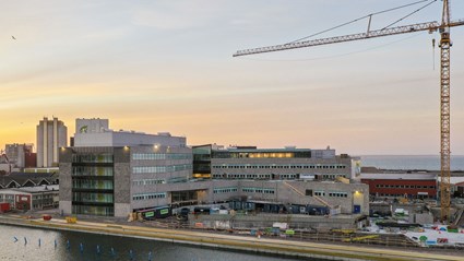 Logistiken kräver god planering då Linnéuniversitet ligger alldeles intill hamnens tillfarter.
