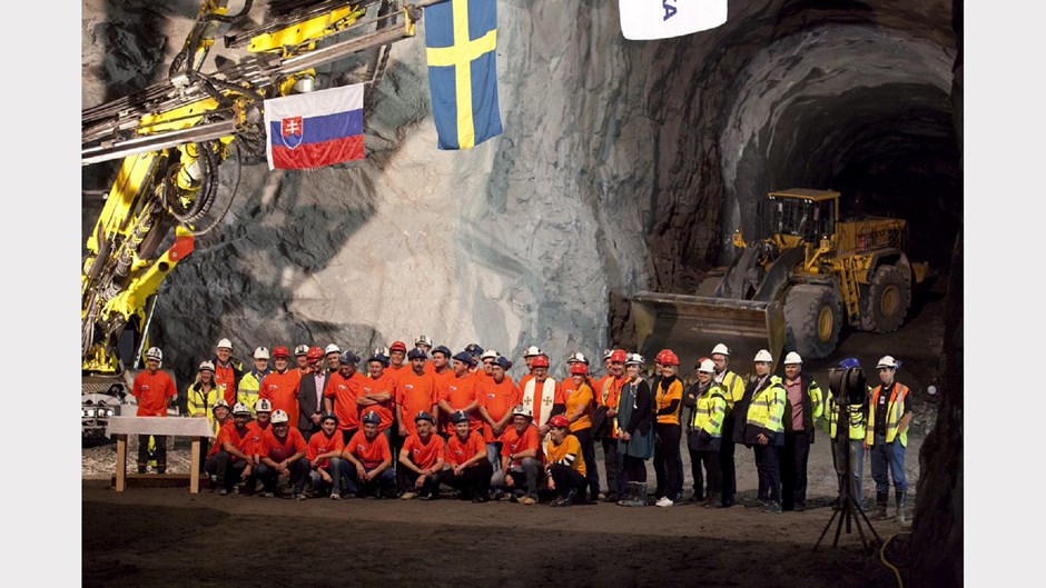 Katolsk ceremoni i Norsborgsdepån.