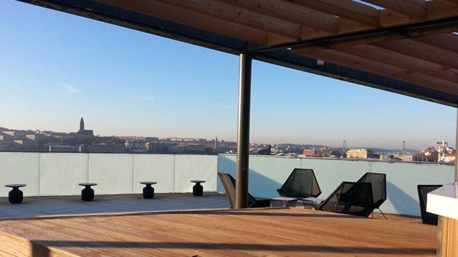 Hotellet har en fantastisk utsikt över hamninloppet. Hotellet har en fantastisk utsikt över hamninloppet.