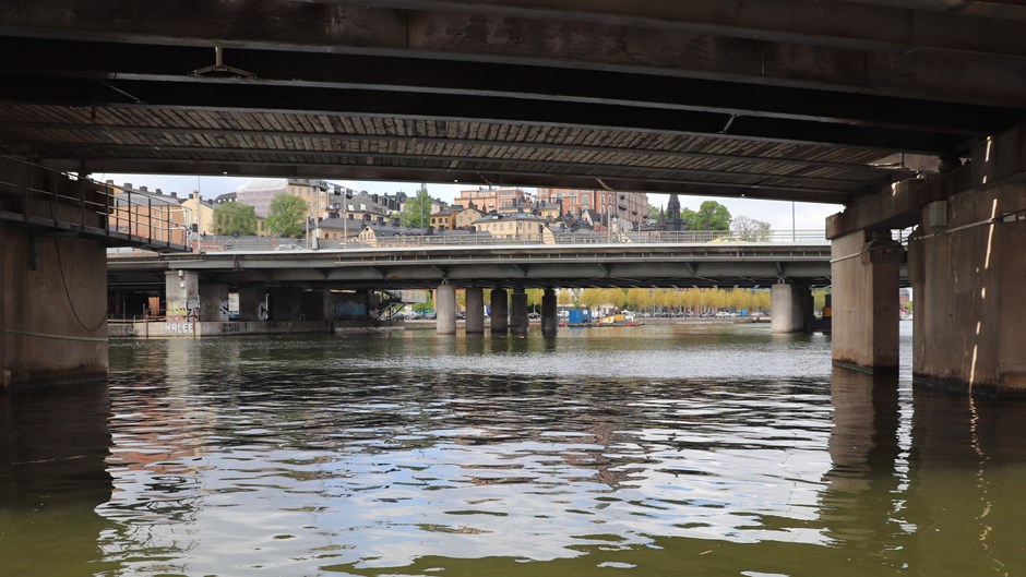 Vattnet under Söderströmsbron.