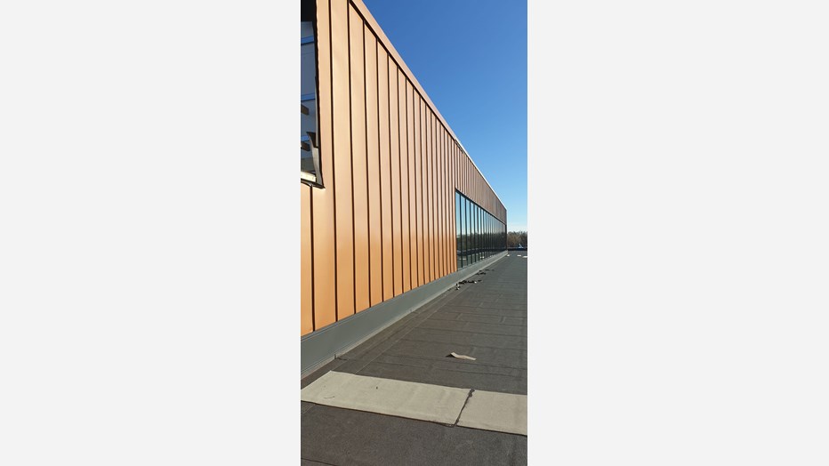 Skolan står helt färdig till hösten 2021. Skolan står helt färdig till hösten 2021.