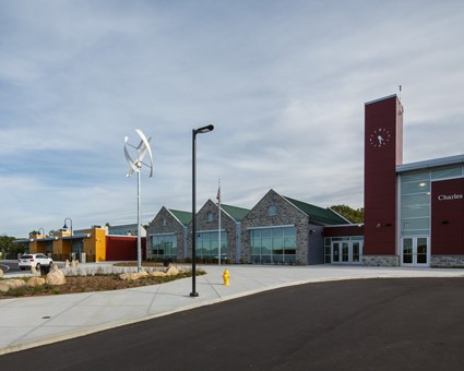 Skanska partnered with the Town of Windham to deliver this innovative, interdistrict magnet school that focuses on a science, technology, engineering and mathematics (STEM) student learning experience. 