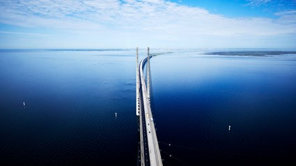 Öresundsbron knyter inte bara ihop Danmark med Sverige, den skapar också en pulserande ström av liv och rörelse i hela Öresundsregionen.