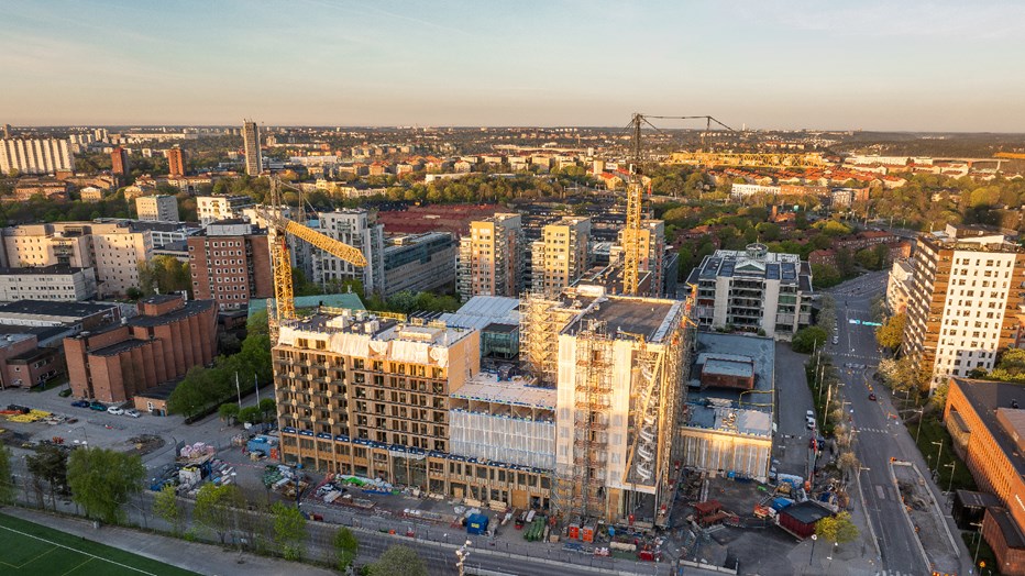 Till vänster ligger bostadsrätterna och höger på bilden syns det som blir den nya huvudentren. Electrolux huvudkontor med bostadsrätter och kontor.