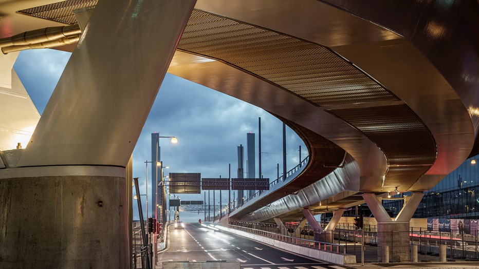 Under hösten 2021 fortsätter arbetet med att riva Götaälvbron. Hela projektet, där både byggnationen av Hisingsbron och rivningen av Götaälvbron ingår, beräknas vara helt klart under våren 2022. Foto Felix Gerlach Under hösten 2021 fortsätter arbetet med att riva Götaälvbron. Hela projektet, där både byggnationen av Hisingsbron och rivningen av Götaälvbron ingår, beräknas vara helt klart under våren 2022. Foto Felix Gerlach